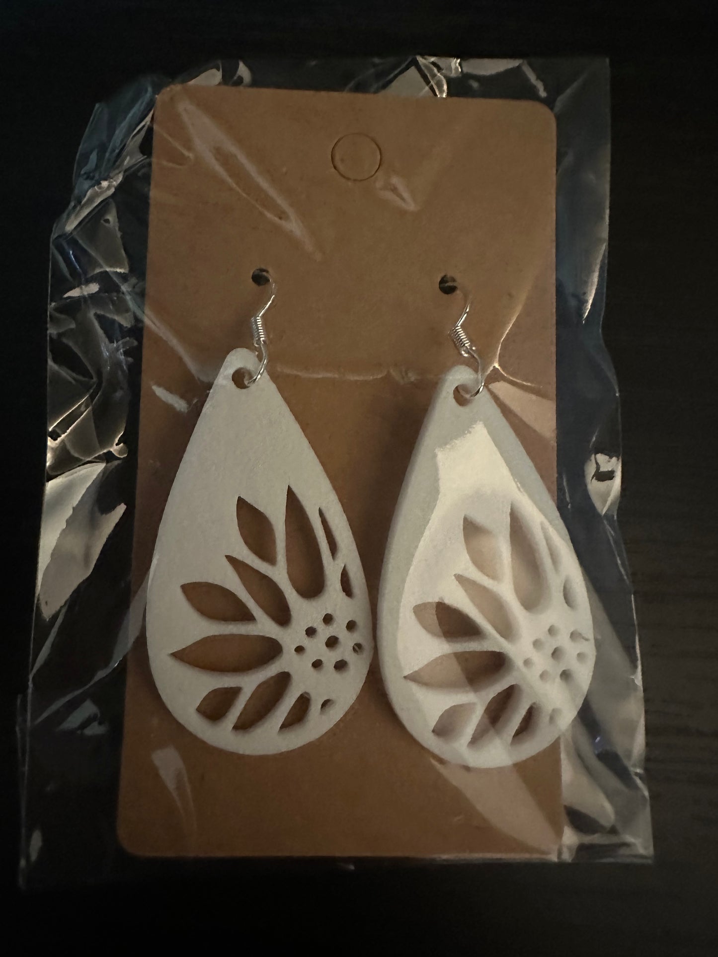 3d printed white sunflower earrings