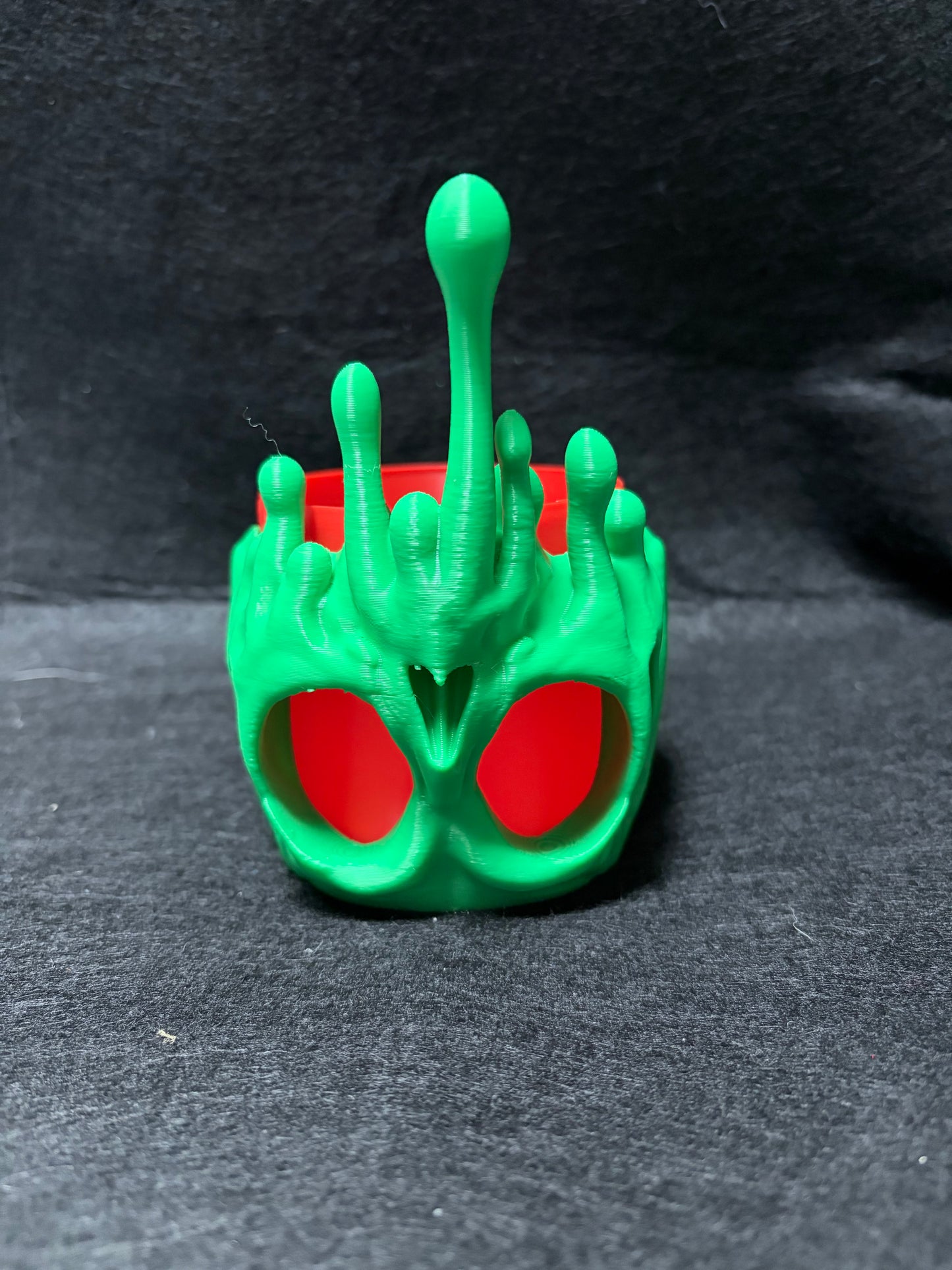 Poison apple skull pen holder