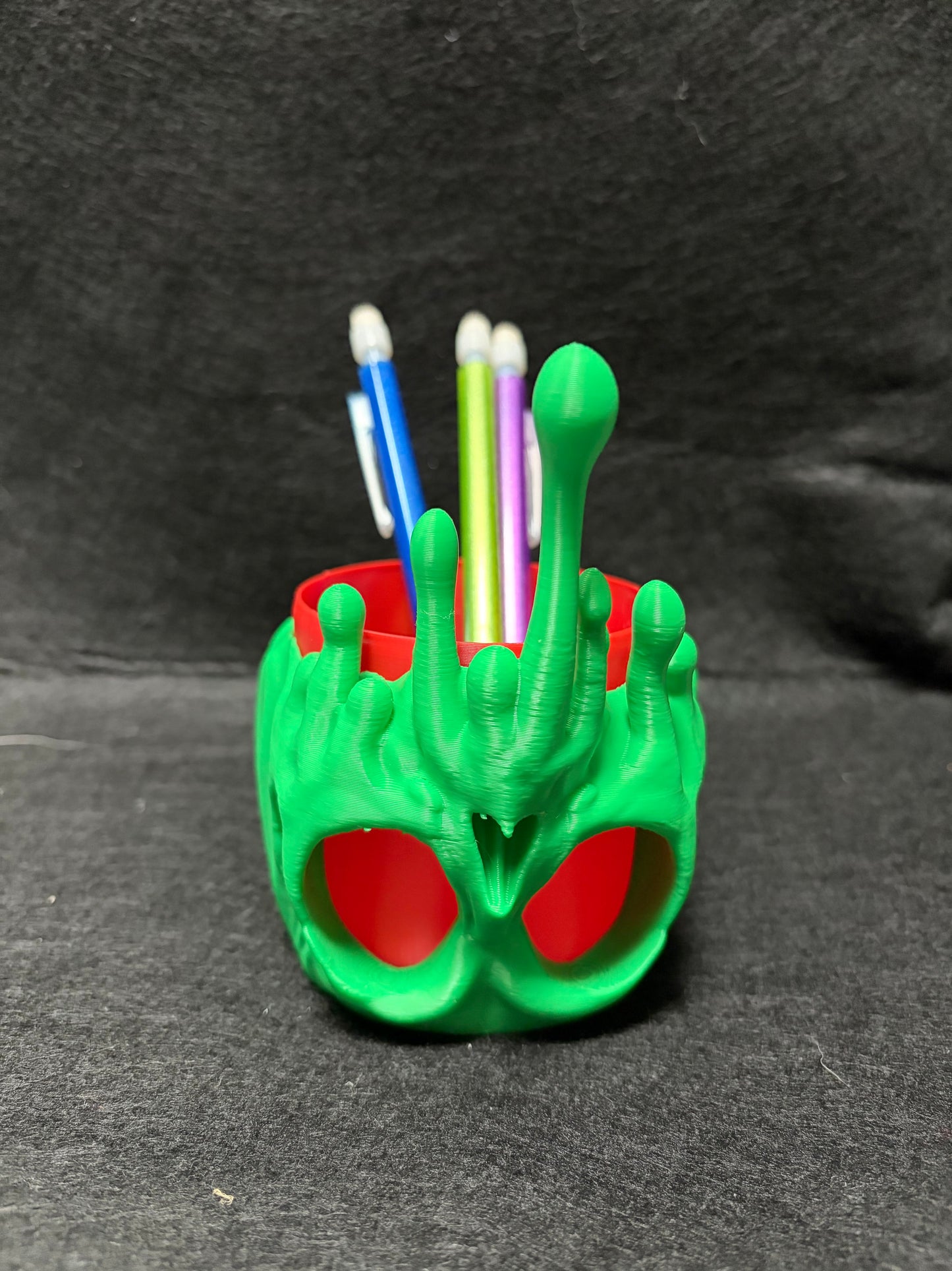 Poison apple skull pen holder