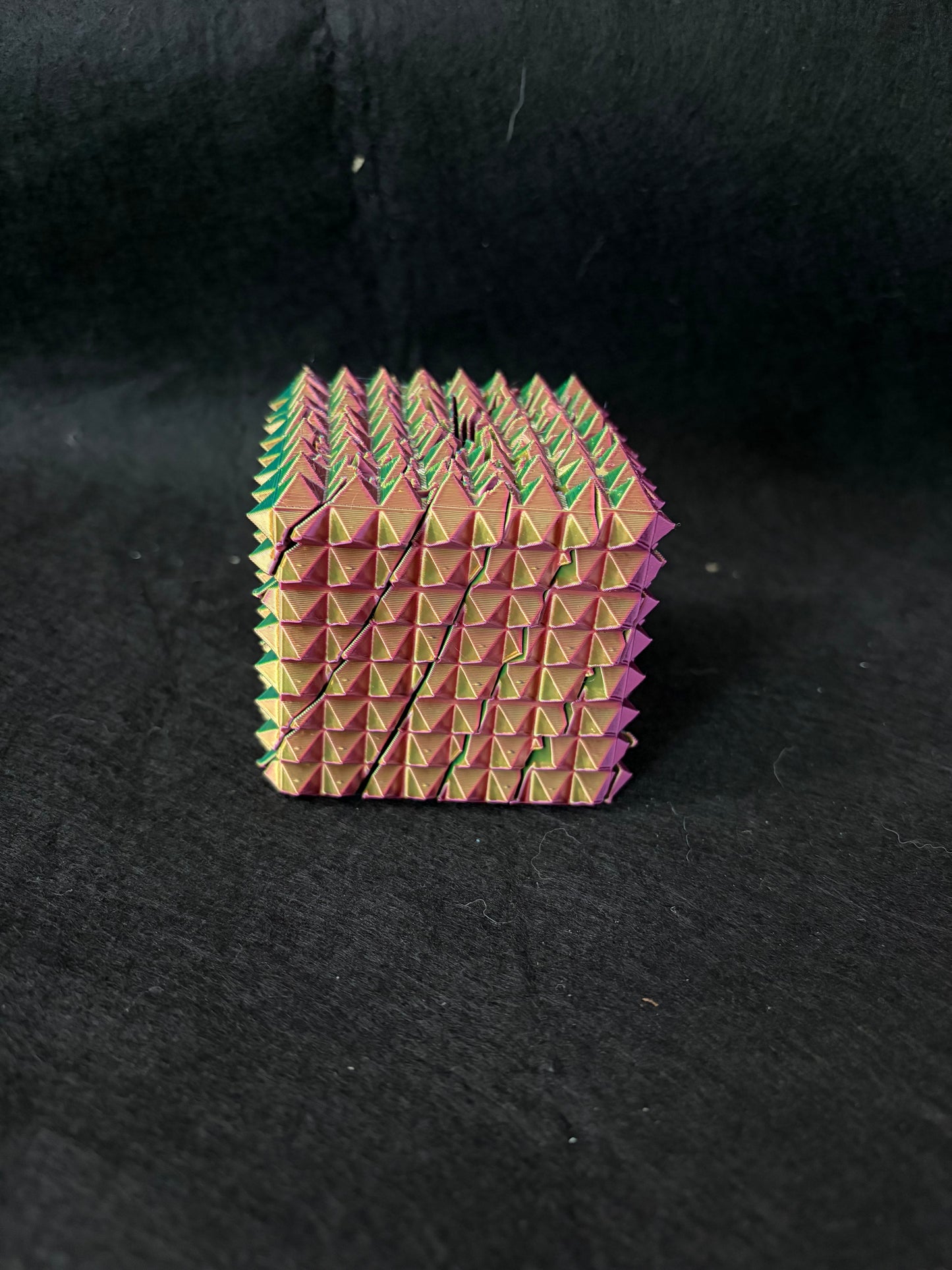 Spiky twisty cube